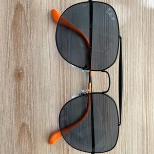 Ray-Ban Aviators with blue tint on shade